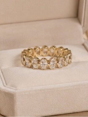 Luxury Gold Oval Eternity Band Ring